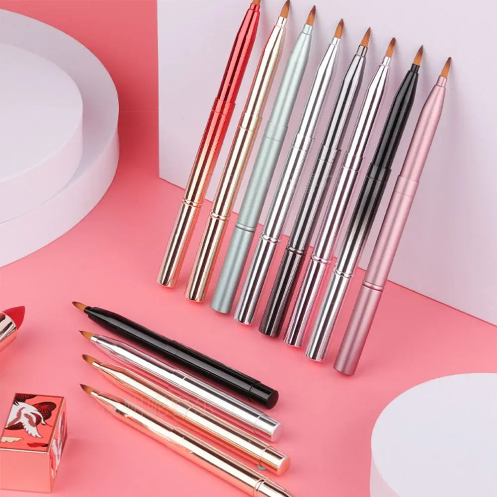 Pinceau à lèvres rétractable, outil de maquillage portable, avec capuchon de protection, pour les yeux et les lèvres.